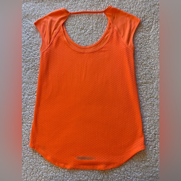 Under Armour Women’s Heat Gear Open Back Tee Size XS - Picture 5 of 7